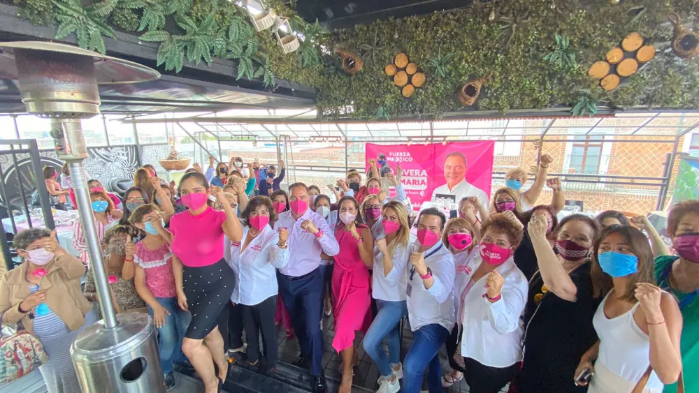 Las mujeres son parte importante de nuestra ciudad: Lalo Rivera Santamaría