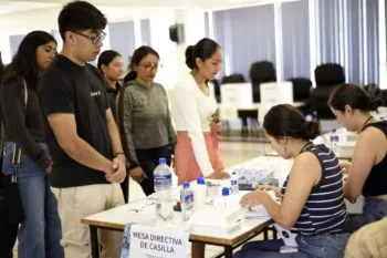 Gana Lilia Cedillo la elección; alumnado se divide