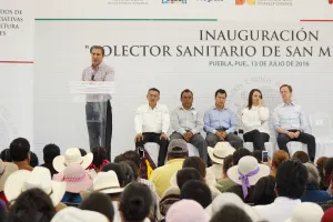 Inauguran Moreno Valle y CDI colector sanitario en San Miguel Espejo