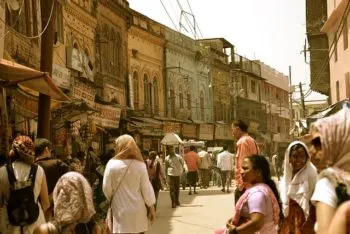 Indignacion en la India; dos mujeres fueron exhibidas desnudas por una turba de hombres