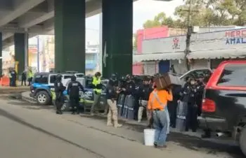 Realiza SSC operativo contra comerciantes ilegales en mercado de Amalucan