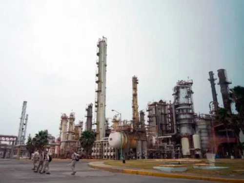 Juez detiene política energética del Gobierno de México