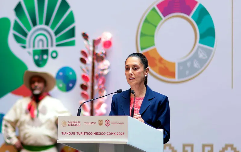claudia-sheinbaum-tianguis-turistico-2023