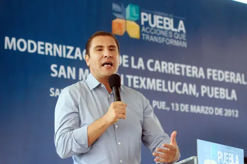 Gobierno mejora conectividad en carretera de San Martín