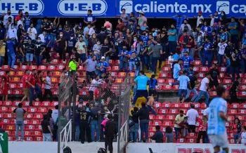 Violencia se apodera del Estadio del Querétaro