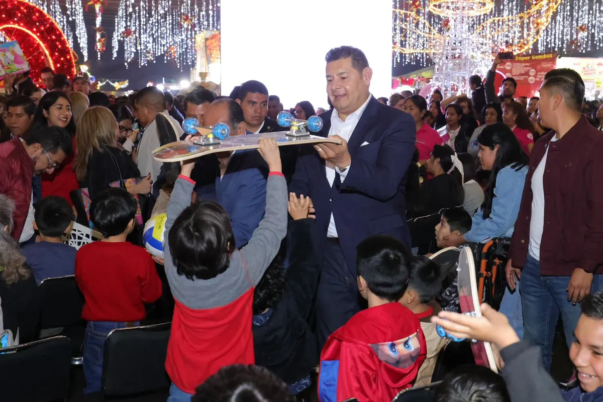Alrededor de 300 mil personas disfrutaron del Festival Navideño “Por Amor a Puebla”