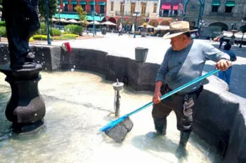 Parques, calles y puntos de luz reciben mantenimiento de la Secretaría de Servicios Públicos en la ciudad