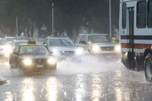 Canales de baja presión mantienen potencial de lluvias en Puebla