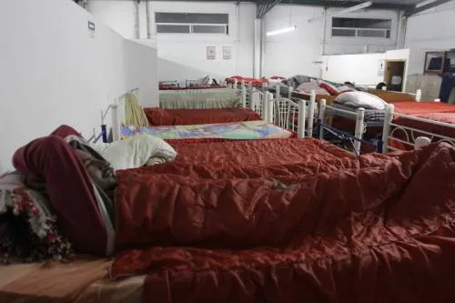 Cuadrilla del SMDIF realiza rondines en el CH para invitar a personas a pasar al Dormitorio