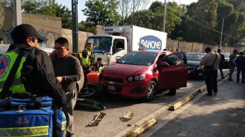 Se presenta accidente tras persecución de elementos de la FGE