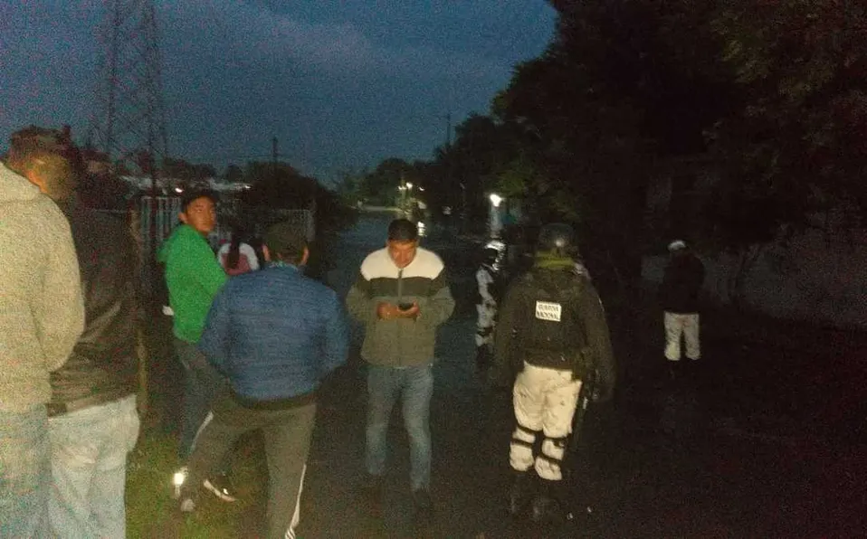 Se desborda río en Querétaro por lluvias
