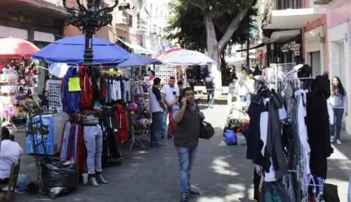 Ambulantes se niegan a regularizarse; Segom abierta al dialogo: Méndez Gutiérrez