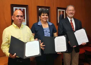 Firma rector de la Ibero Puebla convenio con instituciones de Cuba