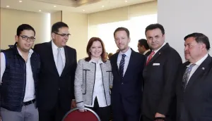 Reconoce alcalde colaboración de empresas en beneficio de poblanos