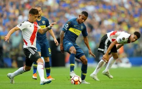 Empatan Boca y River 2-2 en final de ida de la Copa Libertadores
