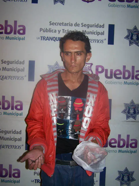 Policía Municipal aseguró a sujeto que habría saqueado un teléfono público