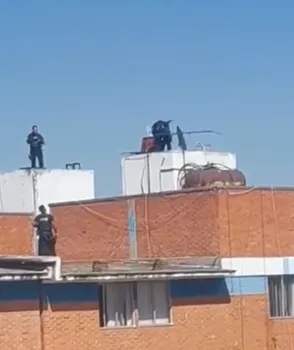 Presunto ladrón intentó ocultarse en una cisterna de la U. H. San Bartolo, pero no soportó el frío