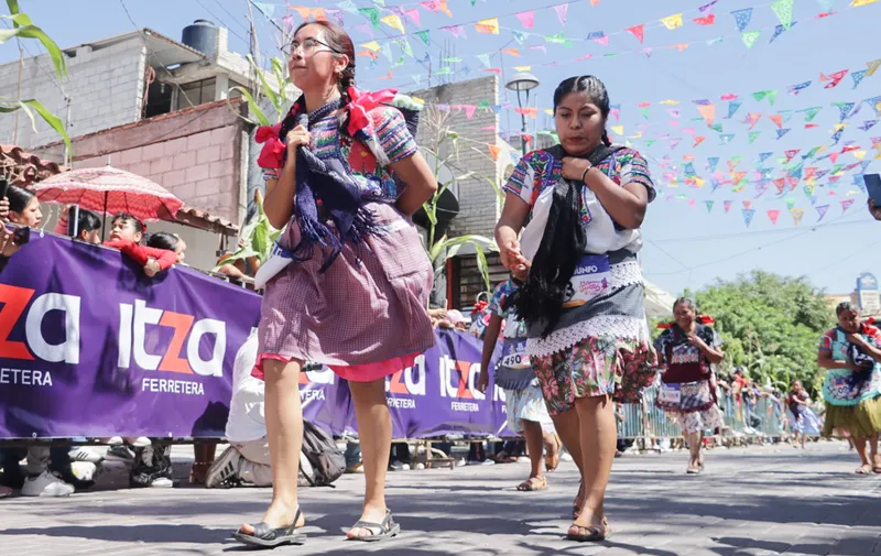 Mujeres de Coapan corren por tradición y resistencia en la 31ª Carrera de la Tortilla
