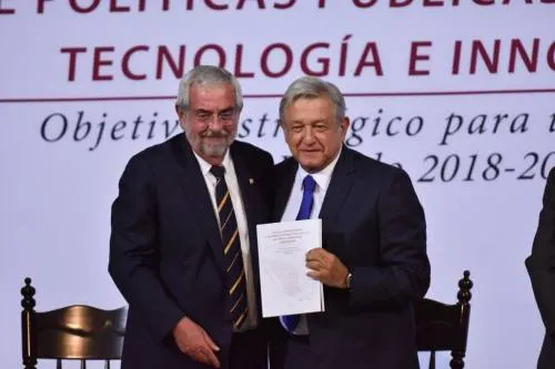 UNAM entrega a AMLO agenda de ciencia y tecnología