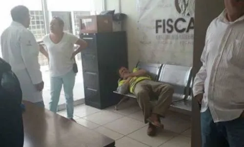 Detienen a ex líder del PRI en NL por peculado; finge malestar y se fuga de hospital