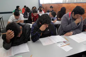 Más de mil docentes y 600 estudiantes apoyan en Admisión 2014 BUAP
