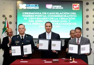 RMV encabeza cancelación de timbre postal del centenario del Ejército Mexicano