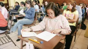 Presentan examen de desempeño maestros de educación media superior