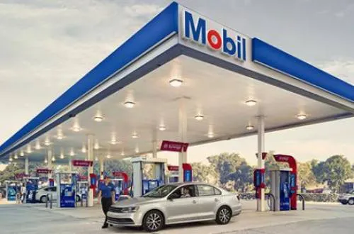 Mobil abre en Querétaro primera gasolinera sin combustibles de Pemex