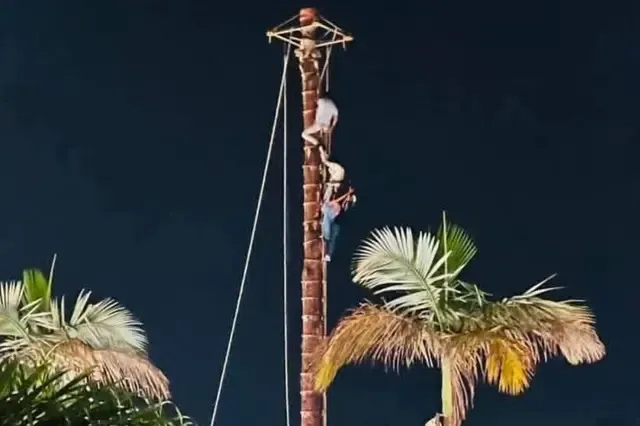 Mástil de voladores en Cuetzalan