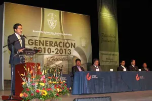 Convoca Alfonso Esparza a preparatorianos a construir un mejor país