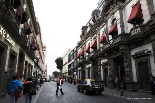 Reabren negocios en el Centro Histórico