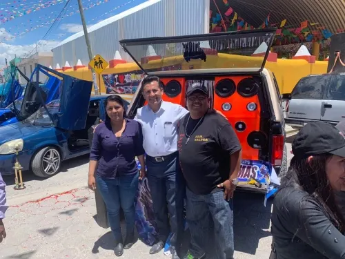 Realizan exhibición de autos tuning en Tzicatlacoyan