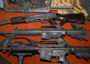 Francia apoyará con armas a los kurdos
