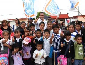 Cabalan Macari recorre las Colonias Los Héroes de Puebla y Jardines de San Manuel.