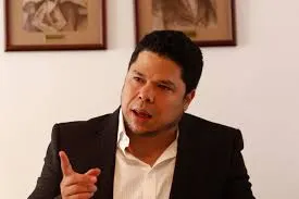 Condena líder estatal de Morena agresión contra estudiante de la BUAP en marcha