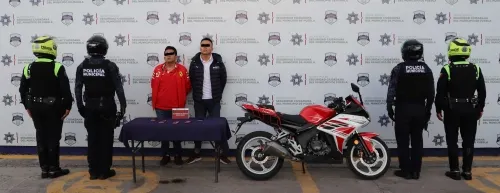 Detuvo policía municipal de puebla a dos hombres por robo a distribuidora movistar del CH