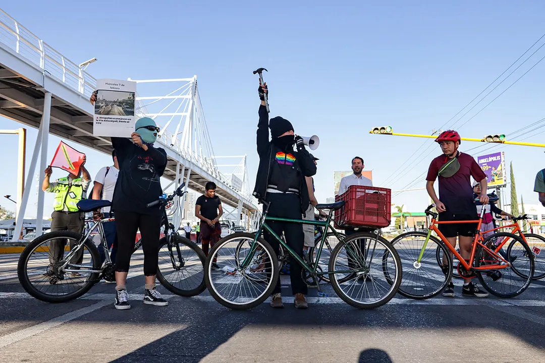 Manif Biciusuarios Via Atlixcayotl Ciclistas