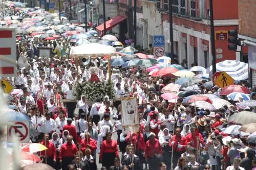 Procesión de Viernes Santo congrega a miles de fieles poblanos