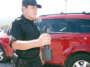 Compró México falso detector de armas inglés