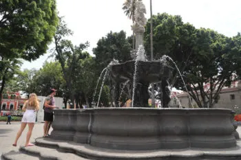 Daños de la fuente de San Miguel fueron ocasionados durante las marchas del 8M: Adán Domínguez