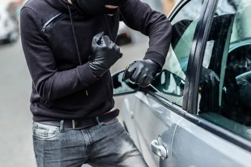FGE logró sentencia contra tres personas por robo de vehículo