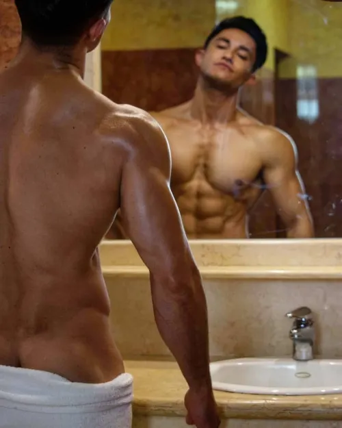 Gus Castrejón, el entrenador mexicano más sexy de todo internet