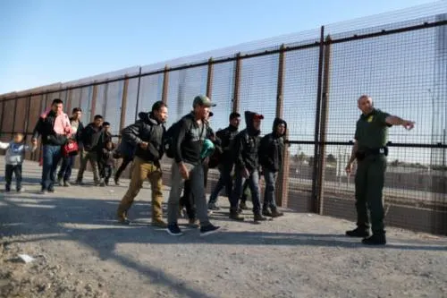 Solicitantes de asilo piden permanecer en EU en vez de regresar a México