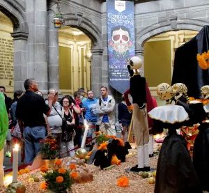 Altares del corredor de Ofrendas han captado la atención de poblanos y turistas nacionales e interna