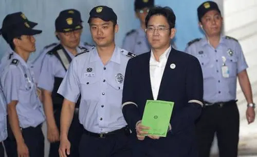 Heredero de Samsung podría pasar 12 años en la cárcel de Corea del Sur