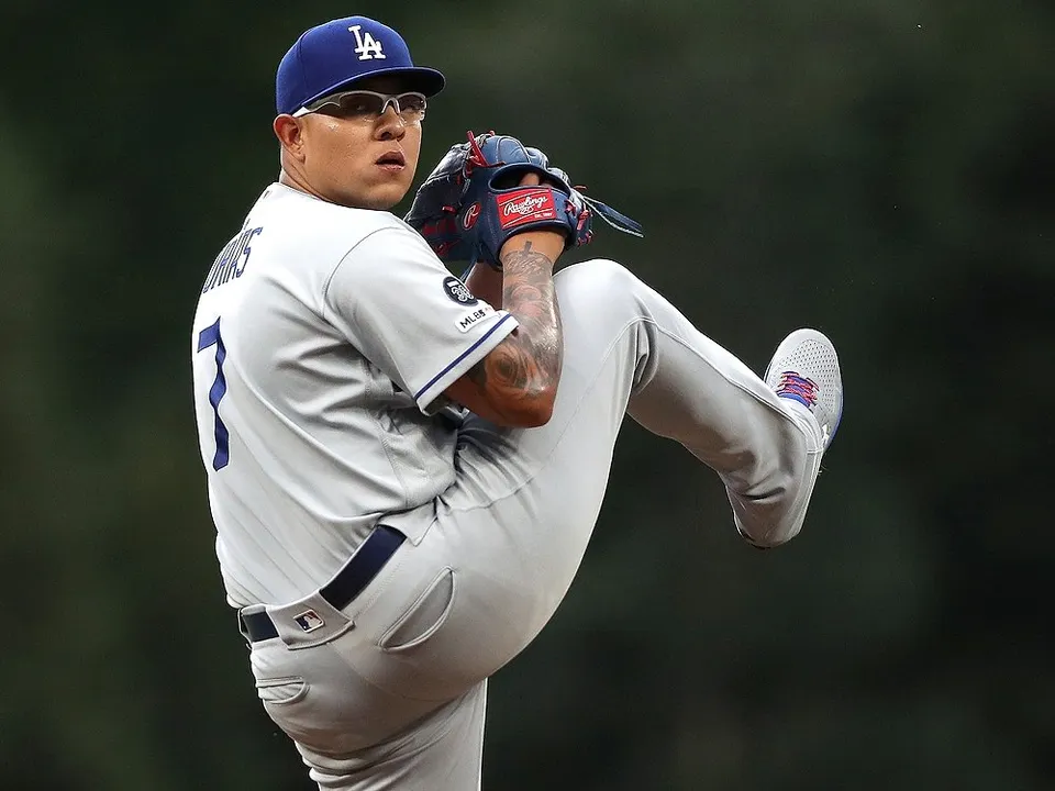 El mexicano Julio Urías, se convirtió en el primer pitcher en llegar a 16 victorias en esta temporada de la MLB