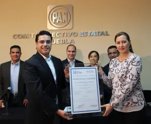 Giles y Alonso reciben constancia para dirigir el CDE del PAN
