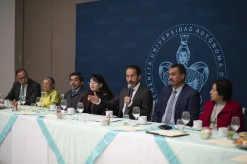 La labor del Consejo de Docencia es trascendente para la vida institucional: Alfonso Esparza Ortiz