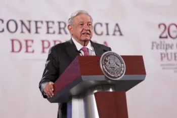 AMLO hablará con Sheinbaum para impulsar el Plan C en el Congreso