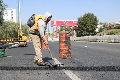 Realiza Secretaría de Infraestructura trabajos de bacheo en Periférico Ecológico